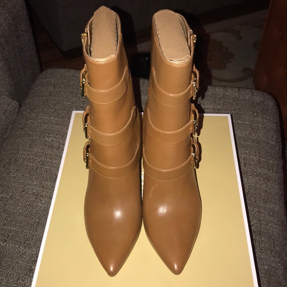 MICHAEL MICHAEL KORS
Lori Leather Mid-Calf Boot - Picture 4 of 6